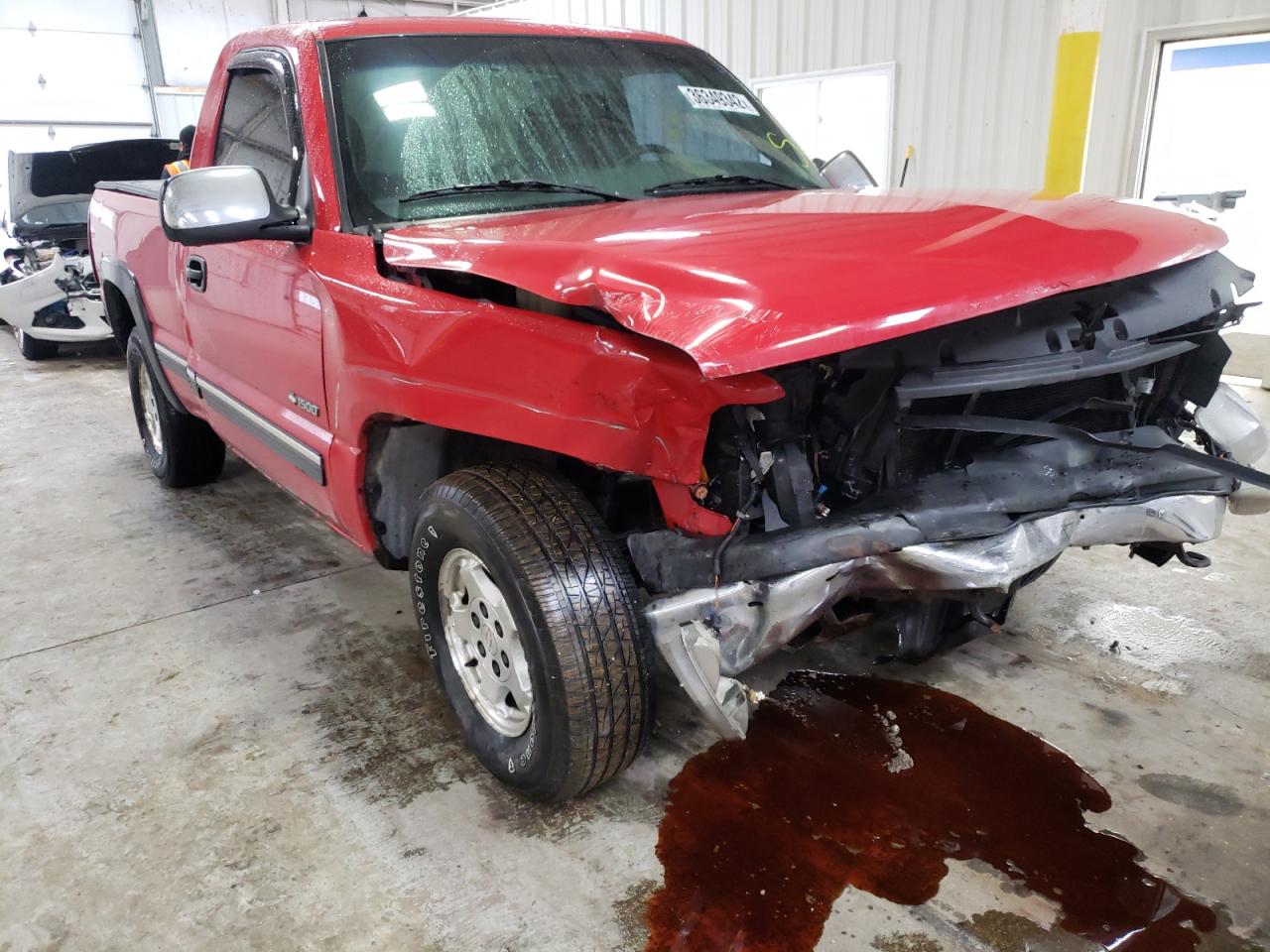 CHEVROLET SILVERADO 2000 with VIN 1GCEK14T5YZ234863 - Photo from auction