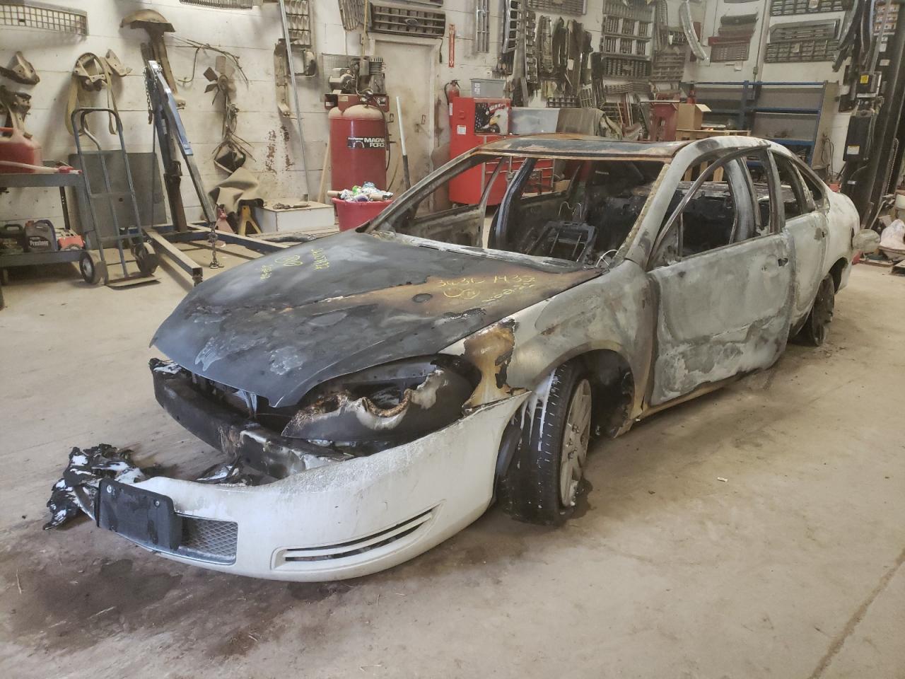 Photo 2 from auction – 2014 CHEVROLET IMPALA LIM with VIN 2G1WB5E32E1138924