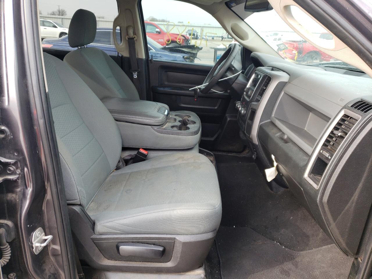 Photo 5 from auction – 2018 RAM 1500 ST with VIN 1C6RR6KT8JS305511