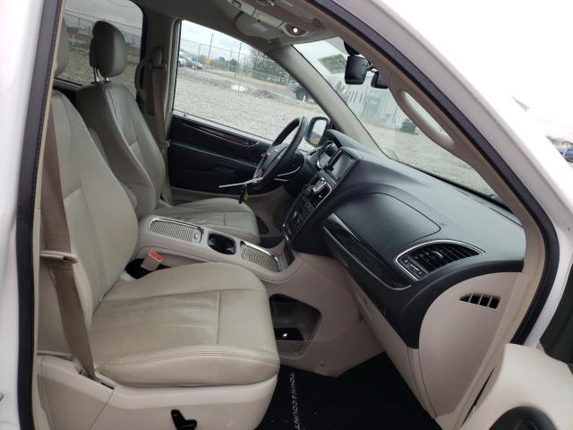 Photo 5 from auction – 2015 CHRYSLER TOWN & COU with VIN 2C4RC1CG1FR539299