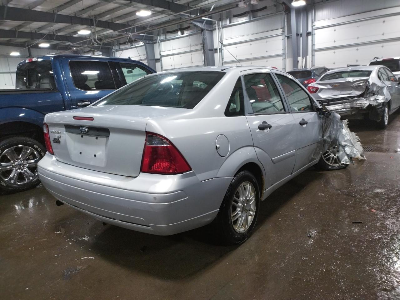 Photo 4 from auction – 2007 FORD FOCUS with VIN 1FAFP34N77W206779