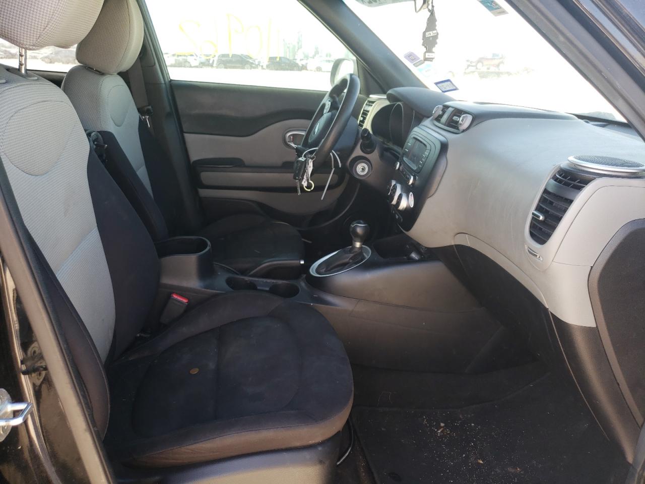 Photo 5 from auction – 2015 KIA SOUL with VIN KNDJN2A29F7236065