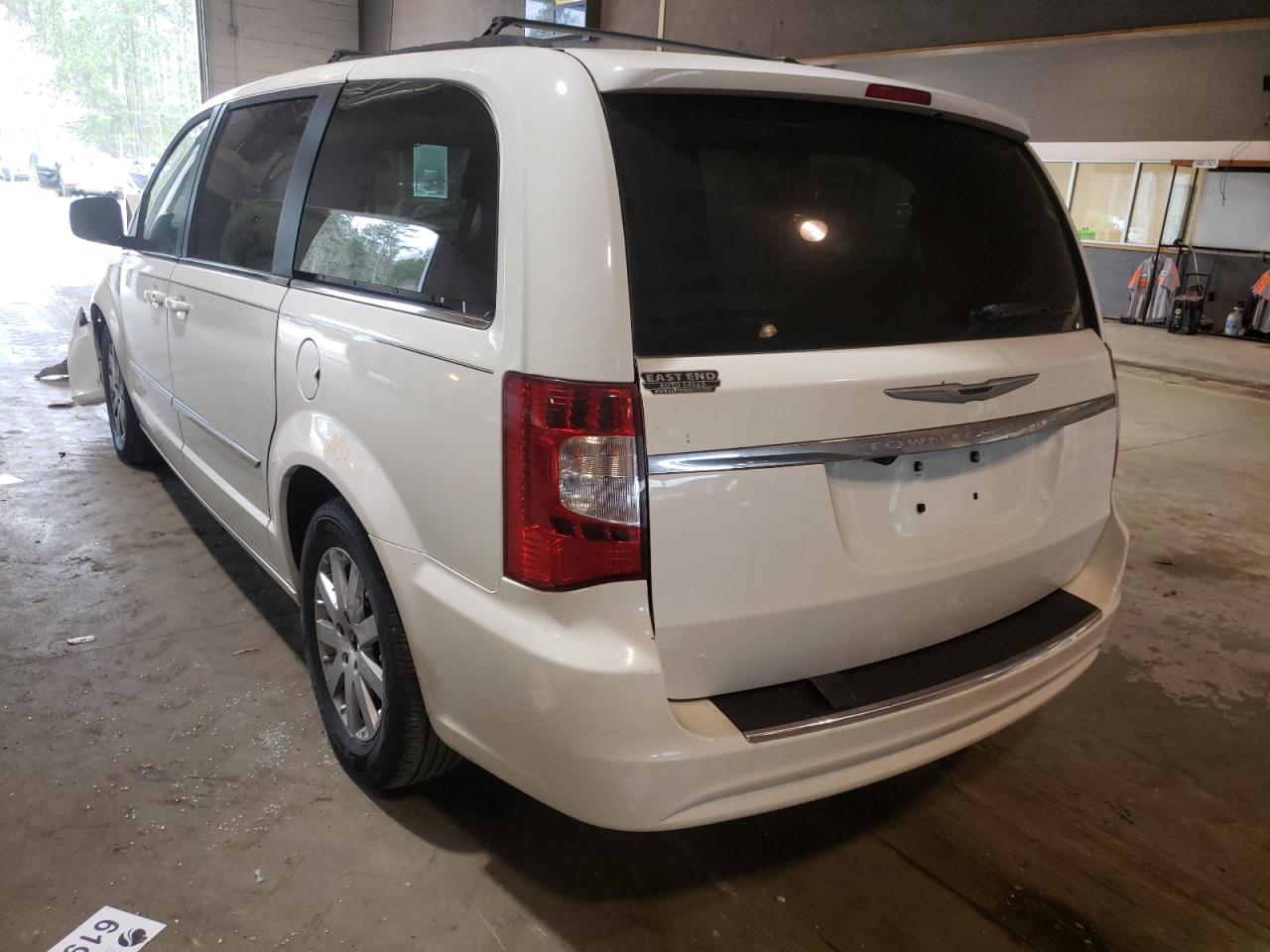 Photo 3 from auction – 2011 CHRYSLER TOWN & COU with VIN 2A4RR8DG0BR666720