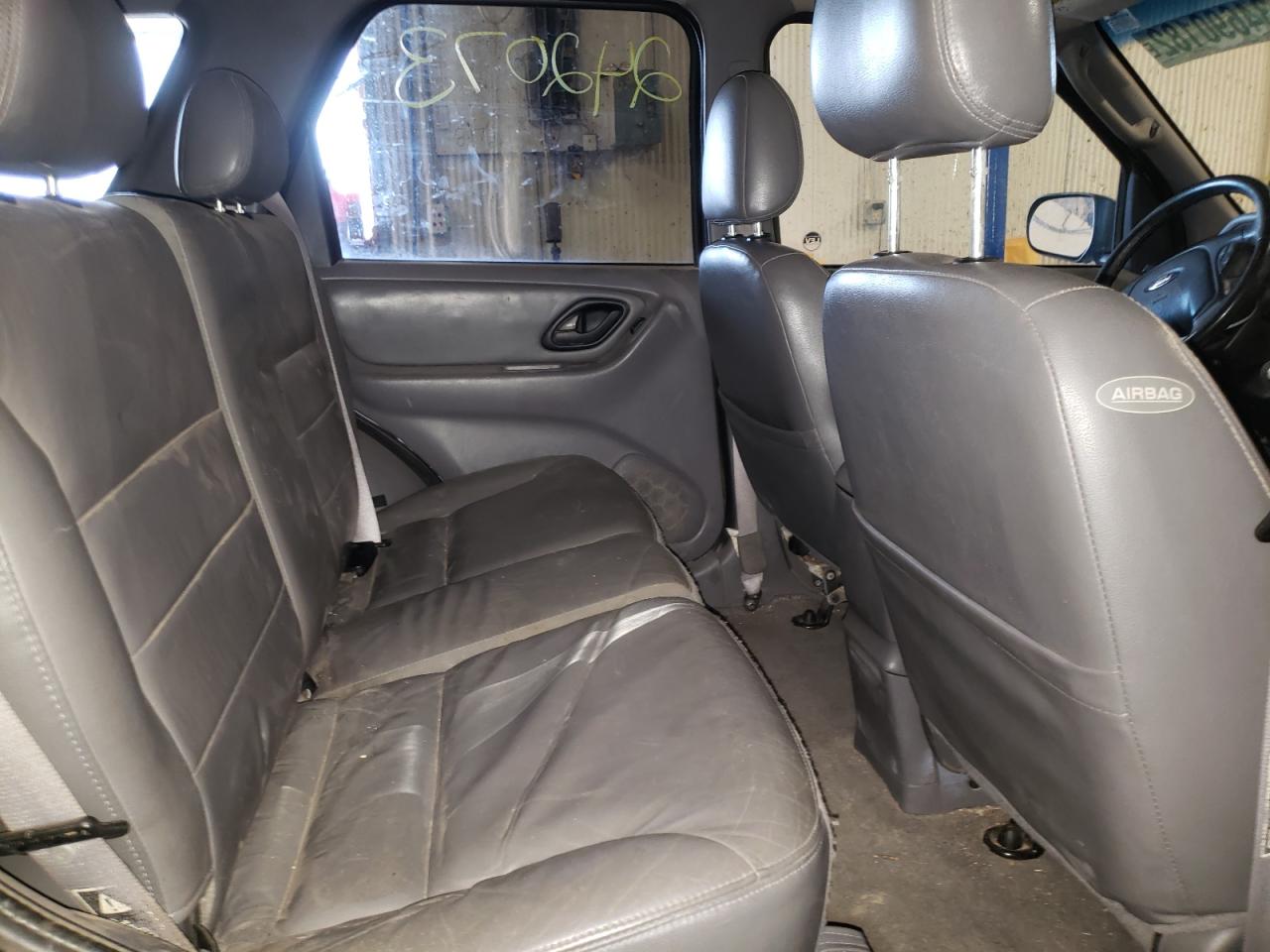 Photo 6 from auction – 2002 FORD ESCAPE XLT with VIN 1FMCU04172KB12866