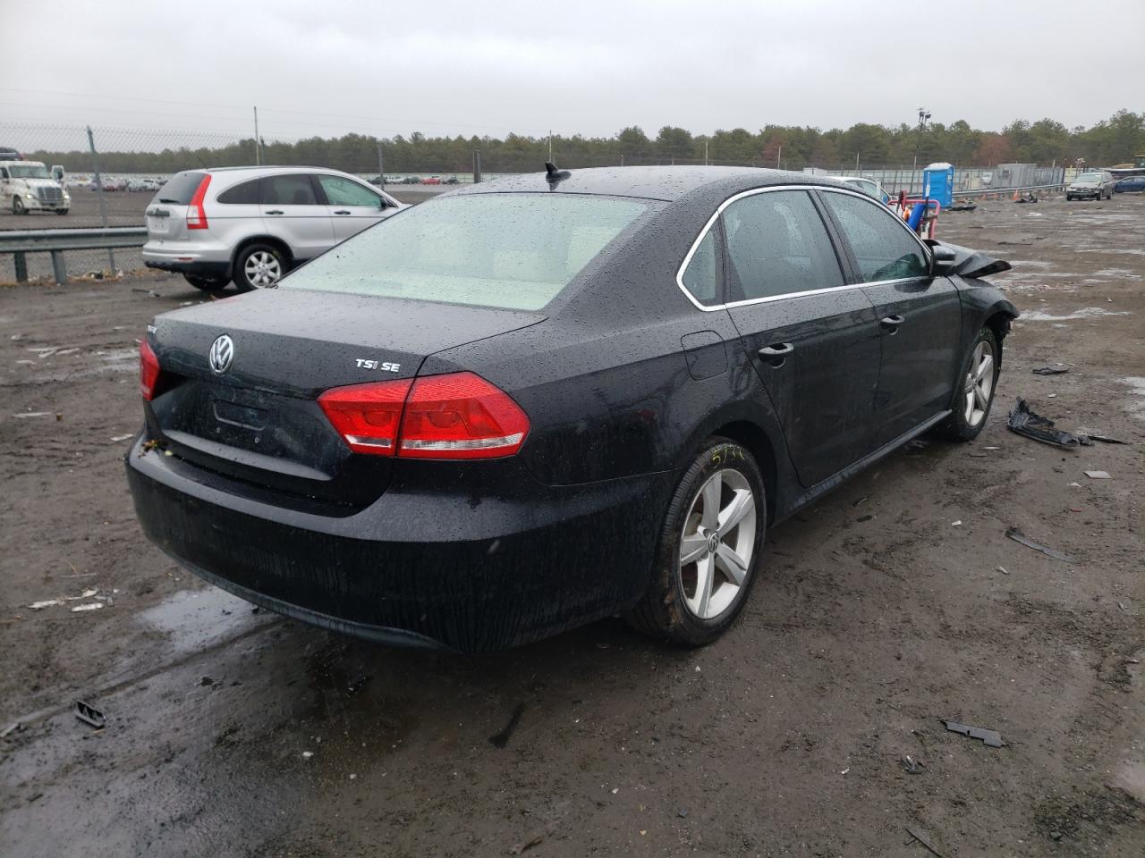 Photo 4 from auction – 2015 VOLKSWAGEN PASSAT SE with VIN 1VWBS7A33FC049041