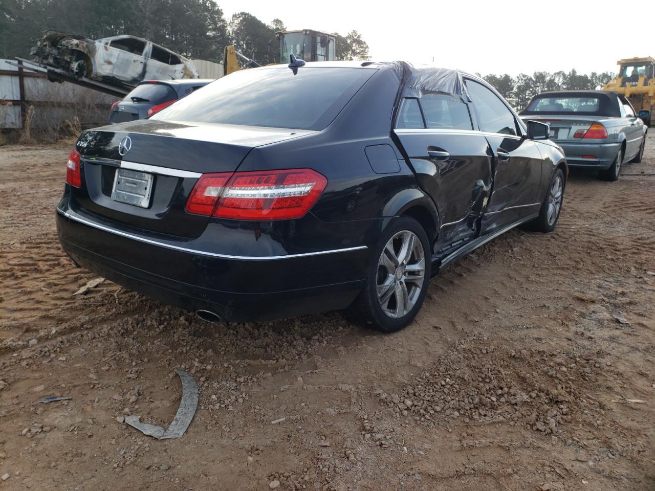 Photo 4 from auction – 2011 MERCEDES-BENZ E 350 with VIN WDDHF5GB1BA386484