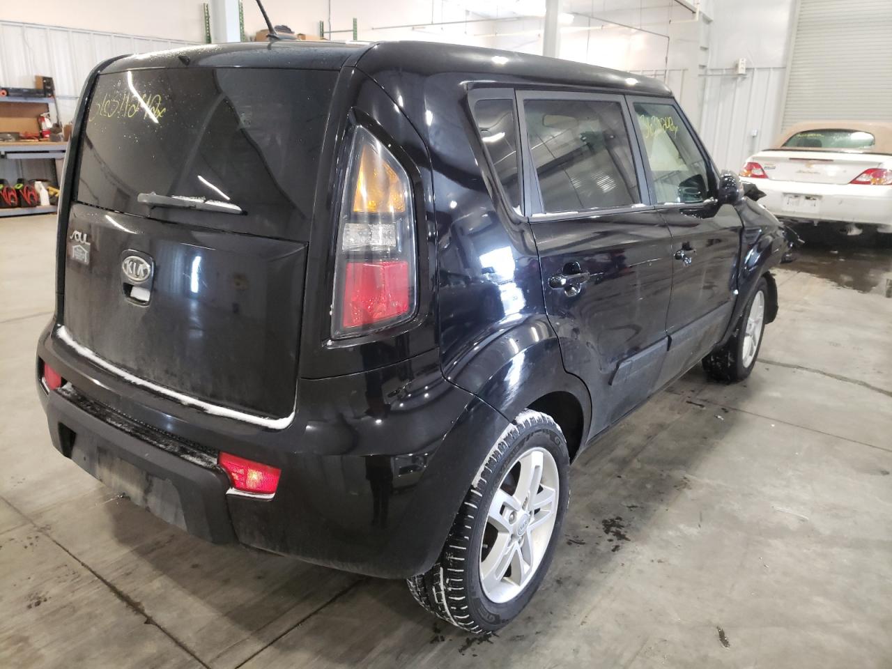 Photo 4 from auction – 2011 KIA SOUL + with VIN KNDJT2A24B7248723
