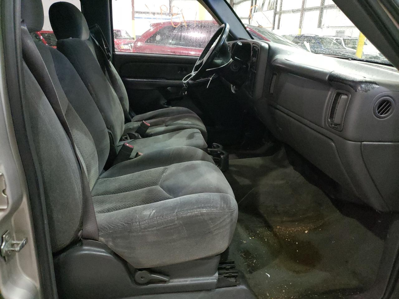 Photo 5 from auction – 2004 CHEVROLET SILVERADO with VIN 2GCEK13T841333911