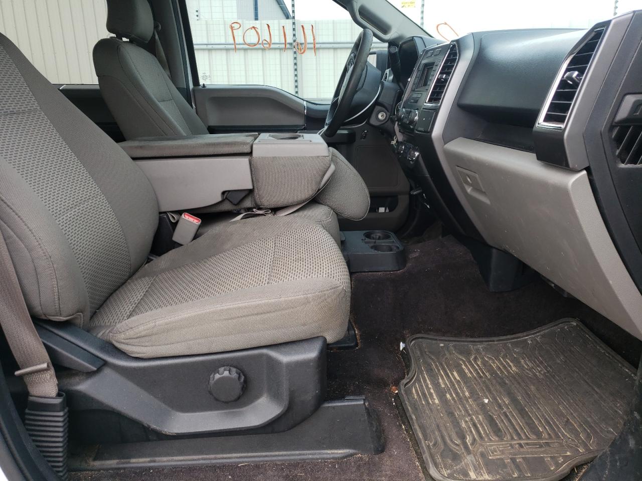 Photo 5 from auction – 2016 FORD F150 SUPER with VIN 1FTEW1CP2GFC59857