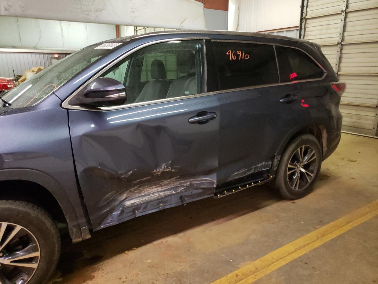 Zdjęcie 9 z aukcji – 2016 TOYOTA HIGHLANDER z VIN 5TDKKRFH3GS134562
