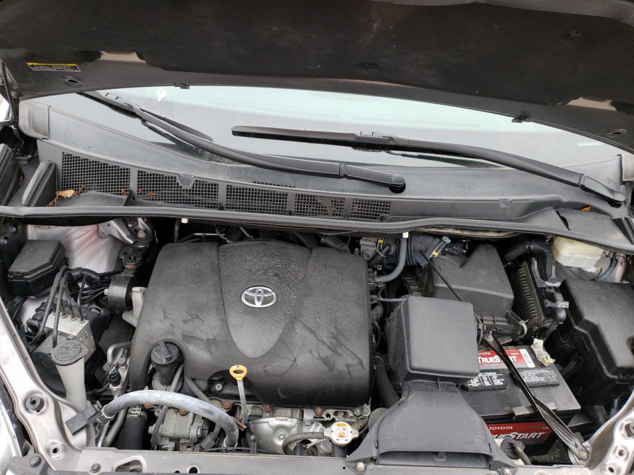 Photo 7 from auction – 2018 TOYOTA SIENNA LE with VIN 5TDKZ3DC9JS908370