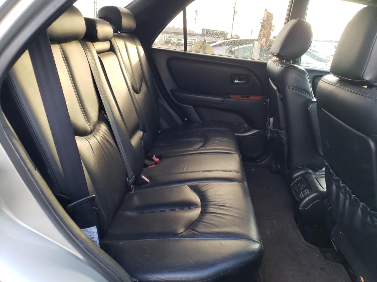 Photo 6 from auction – 2002 LEXUS RX 300 with VIN JTJGF10UX20129370
