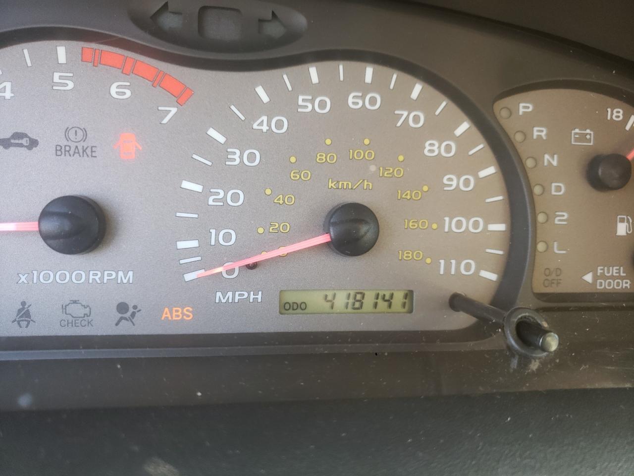 Photo 8 from auction – 2004 TOYOTA SEQUOIA LI with VIN 5TDZT38AX4S216034