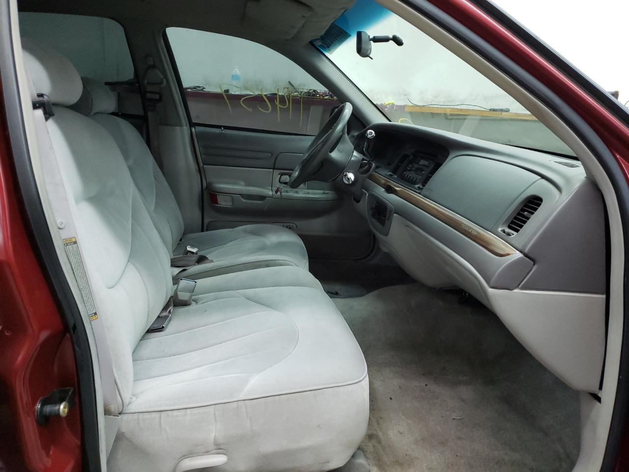 Photo 5 from auction – 1996 FORD CROWN VICT with VIN 2FALP7367TX103901