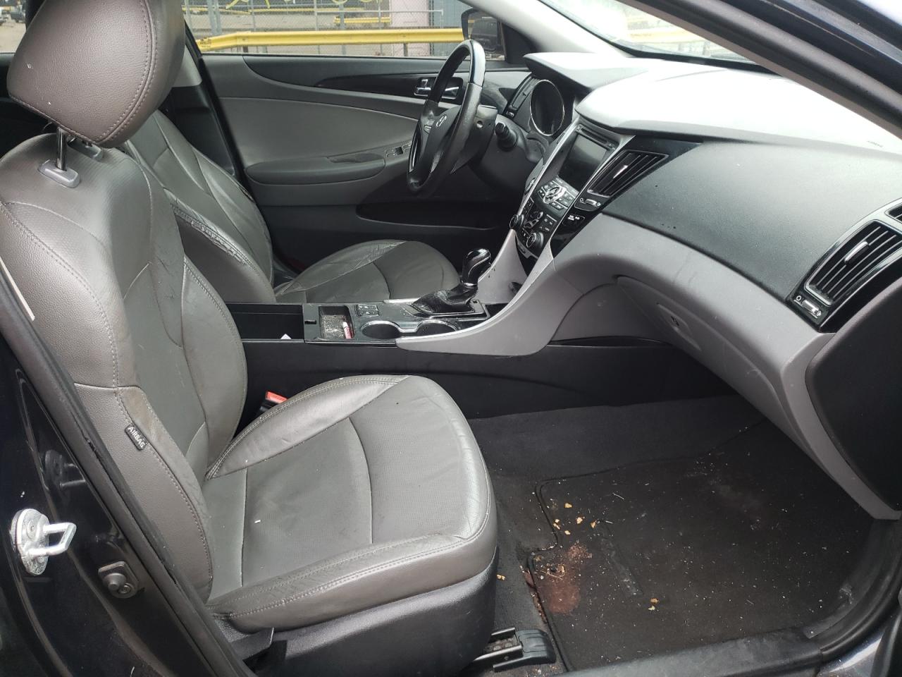Photo 5 from auction – 2013 HYUNDAI SONATA SE with VIN 5NPEC4AC1DH630096