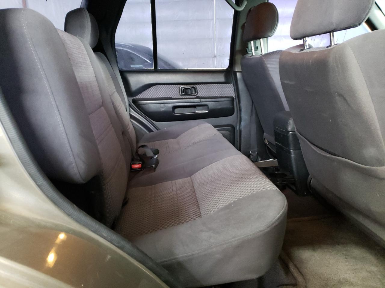 Photo 6 from auction – 2002 NISSAN PATHFINDER with VIN JN8DR09Y72W720285