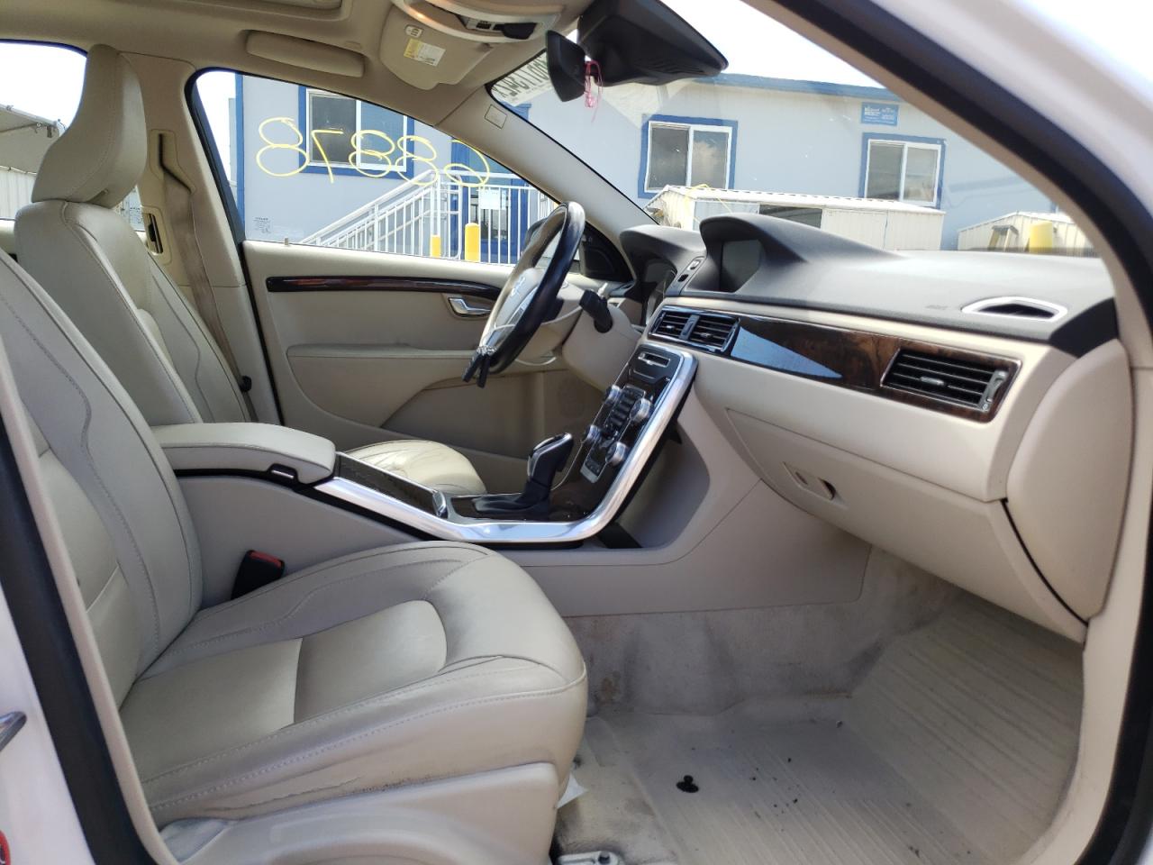 Photo 5 from auction – 2015 VOLVO S80 PREMIE with VIN YV140MAK4F1190133