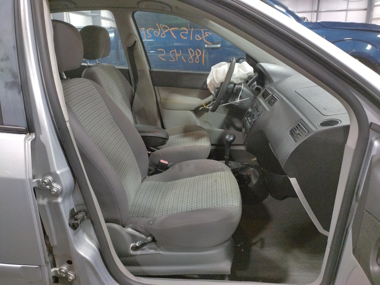 Photo 5 from auction – 2007 FORD FOCUS with VIN 1FAFP34N77W206779