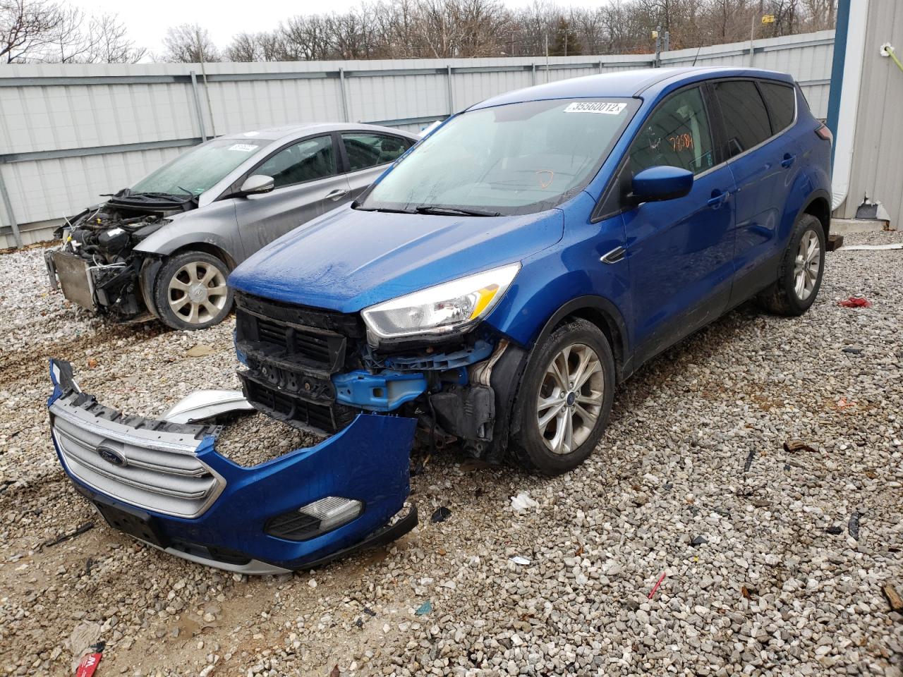 Photo 2 from auction – 2017 FORD ESCAPE with VIN 1FMCU9GD0HUE88493