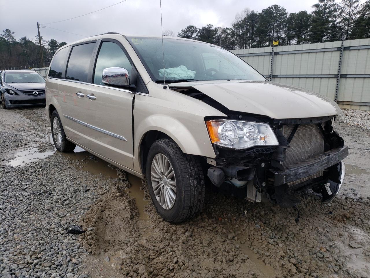CHRYSLER TOWN & COU 2016 with VIN 2C4RC1CG8GR120190 - Photo from auction