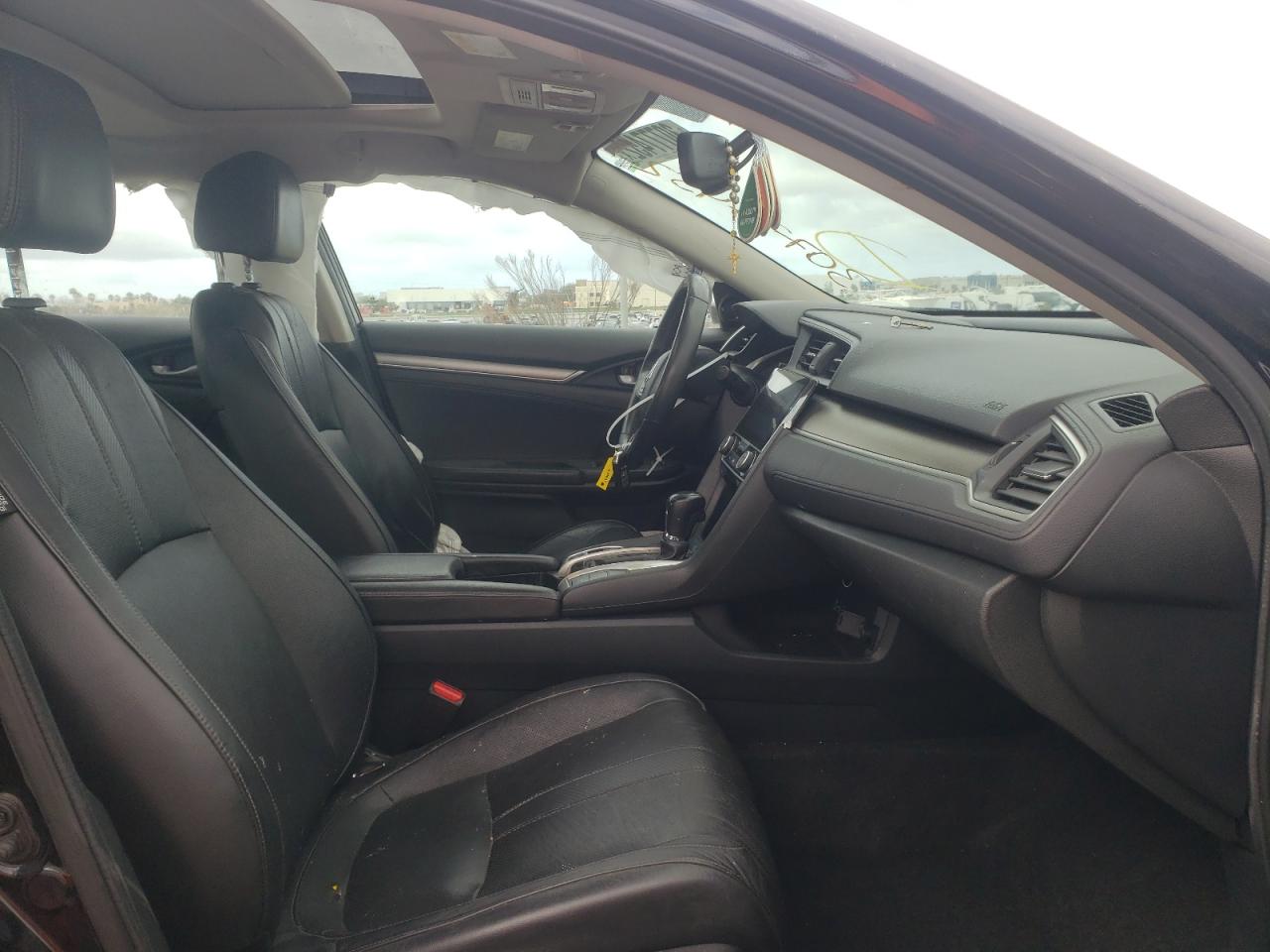 Photo 5 from auction – 2016 HONDA CIVIC EXL with VIN 2HGFC1F73GH639637