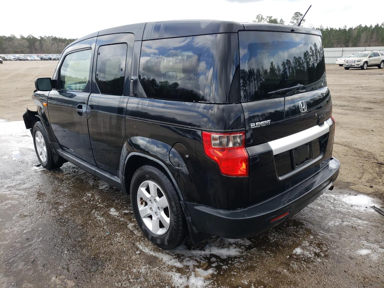 Photo 3 from auction – 2011 HONDA ELEMENT EX with VIN 5J6YH1H71BL002208