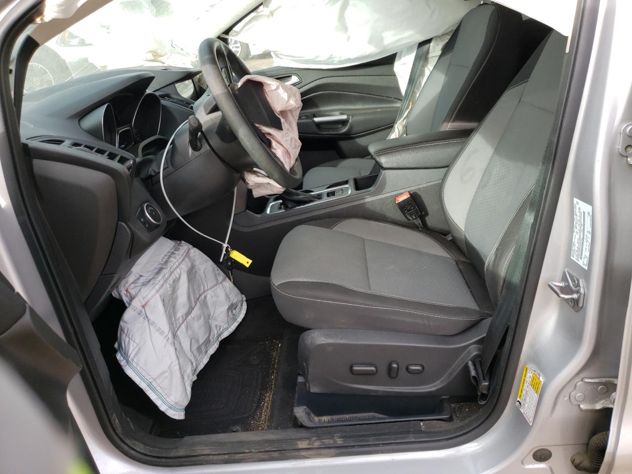 Photo 5 from auction – 2017 FORD ESCAPE SE with VIN 1FMCU0GD1HUB93558