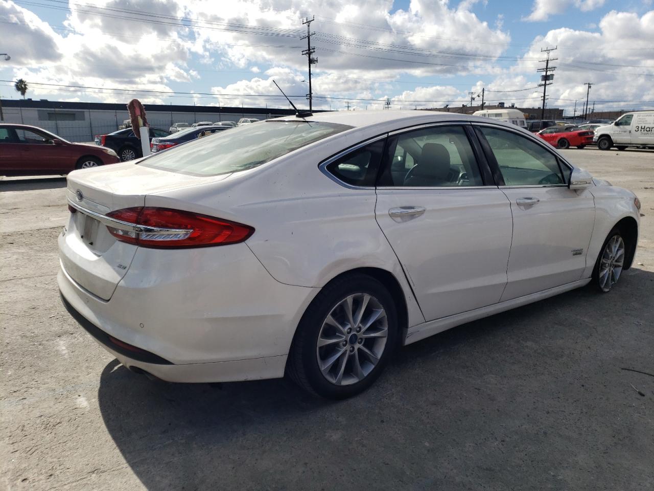 Photo 4 from auction – 2017 FORD FUSION with VIN 3FA6P0PU9HR306601
