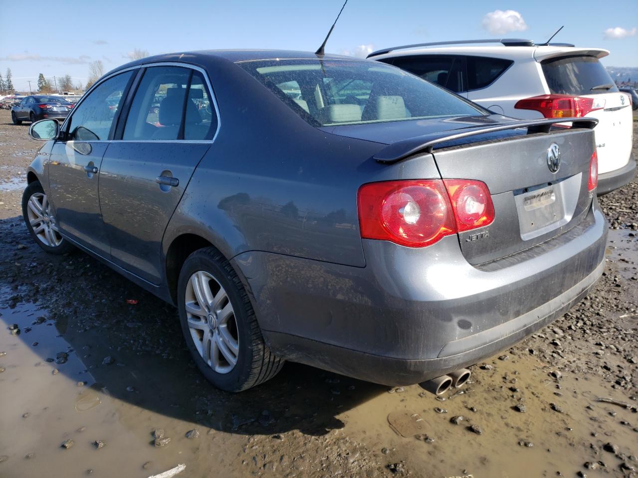 Photo 3 from auction – 2007 VOLKSWAGEN JETTA WOLF with VIN 3VWEF71K77M068619