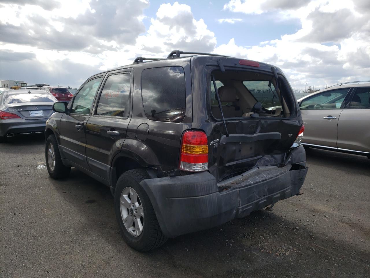 Photo 3 from auction – 2007 FORD ESCAPE XLT with VIN 1FMYU03147KA85110
