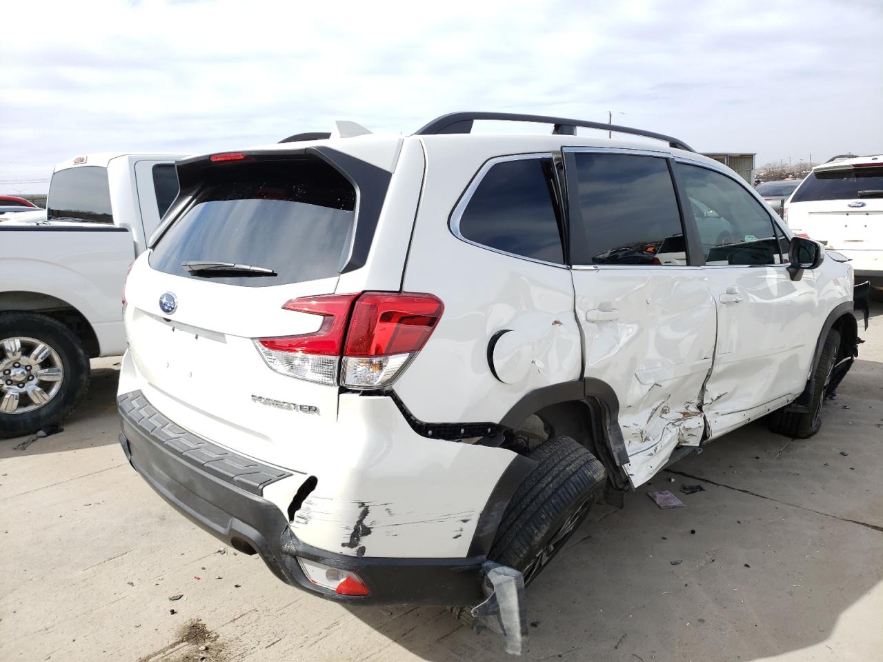 Photo 4 from auction – 2021 SUBARU FORESTER L with VIN JF2SKASC4MH416478