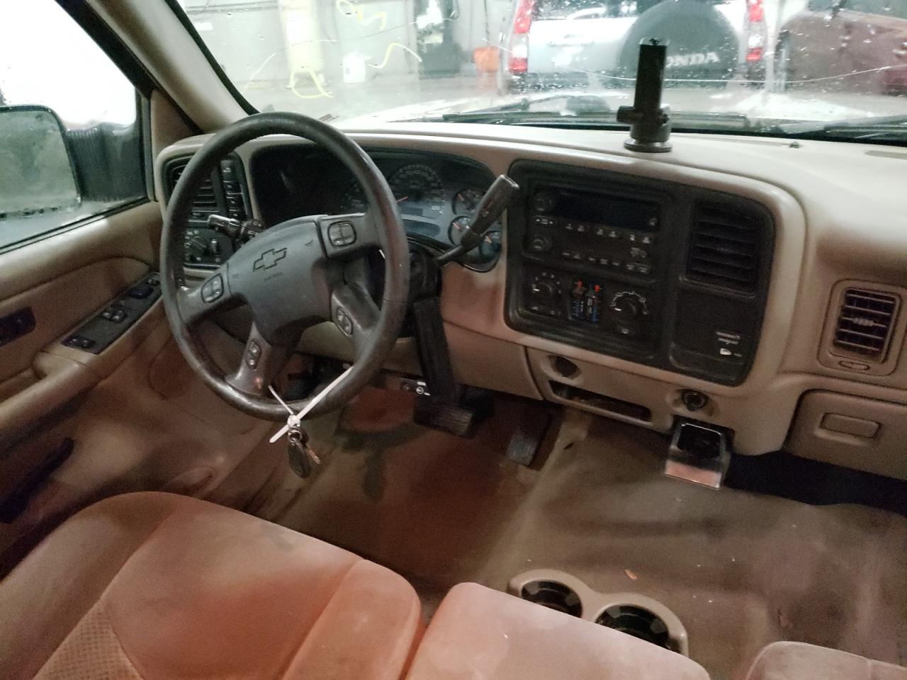 Photo 9 from auction – 2004 CHEVROLET SILVERADO with VIN 1GCHK29114E161390