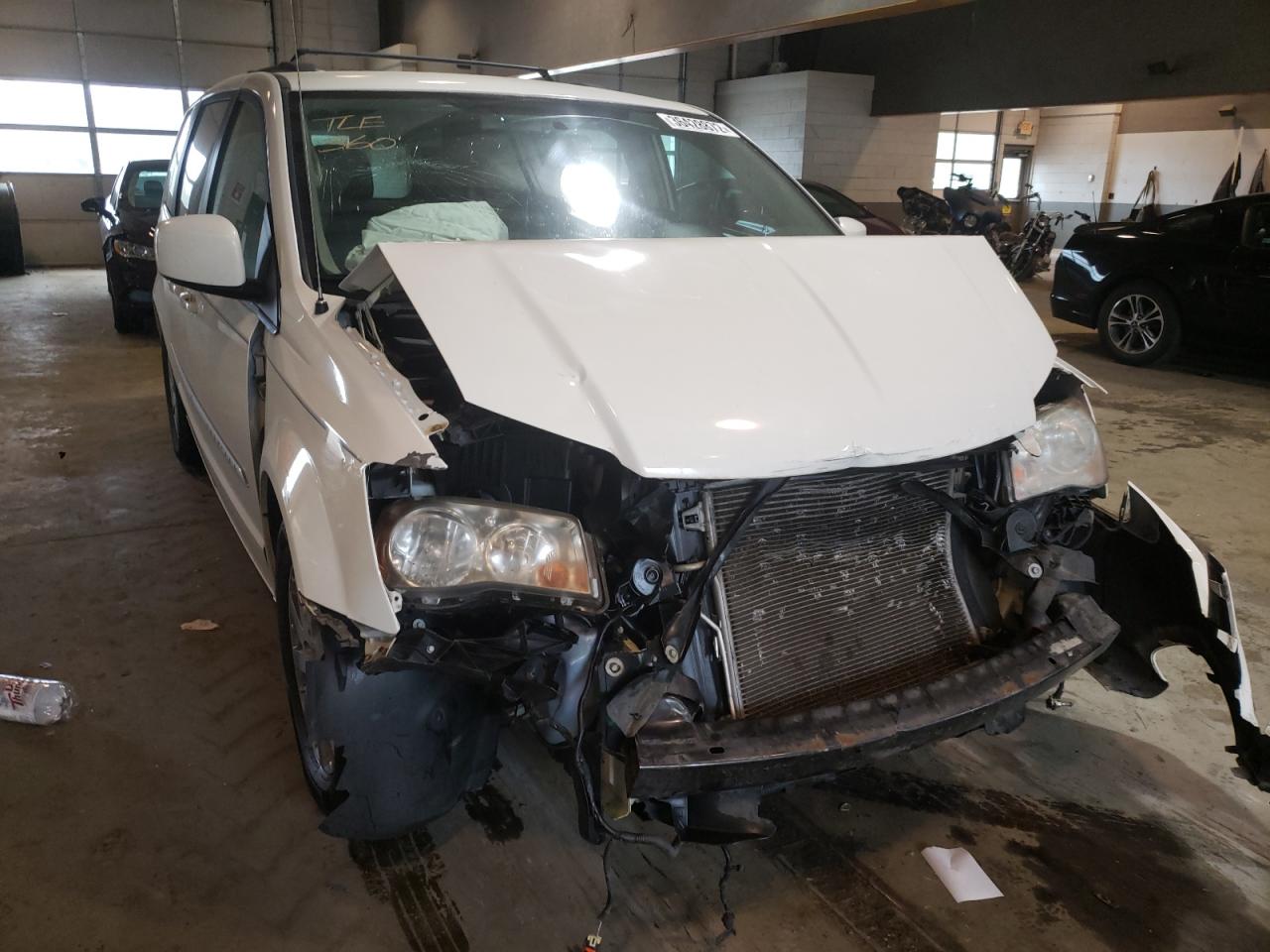 CHRYSLER TOWN & COU 2011 with VIN 2A4RR8DG0BR666720 - Photo from auction