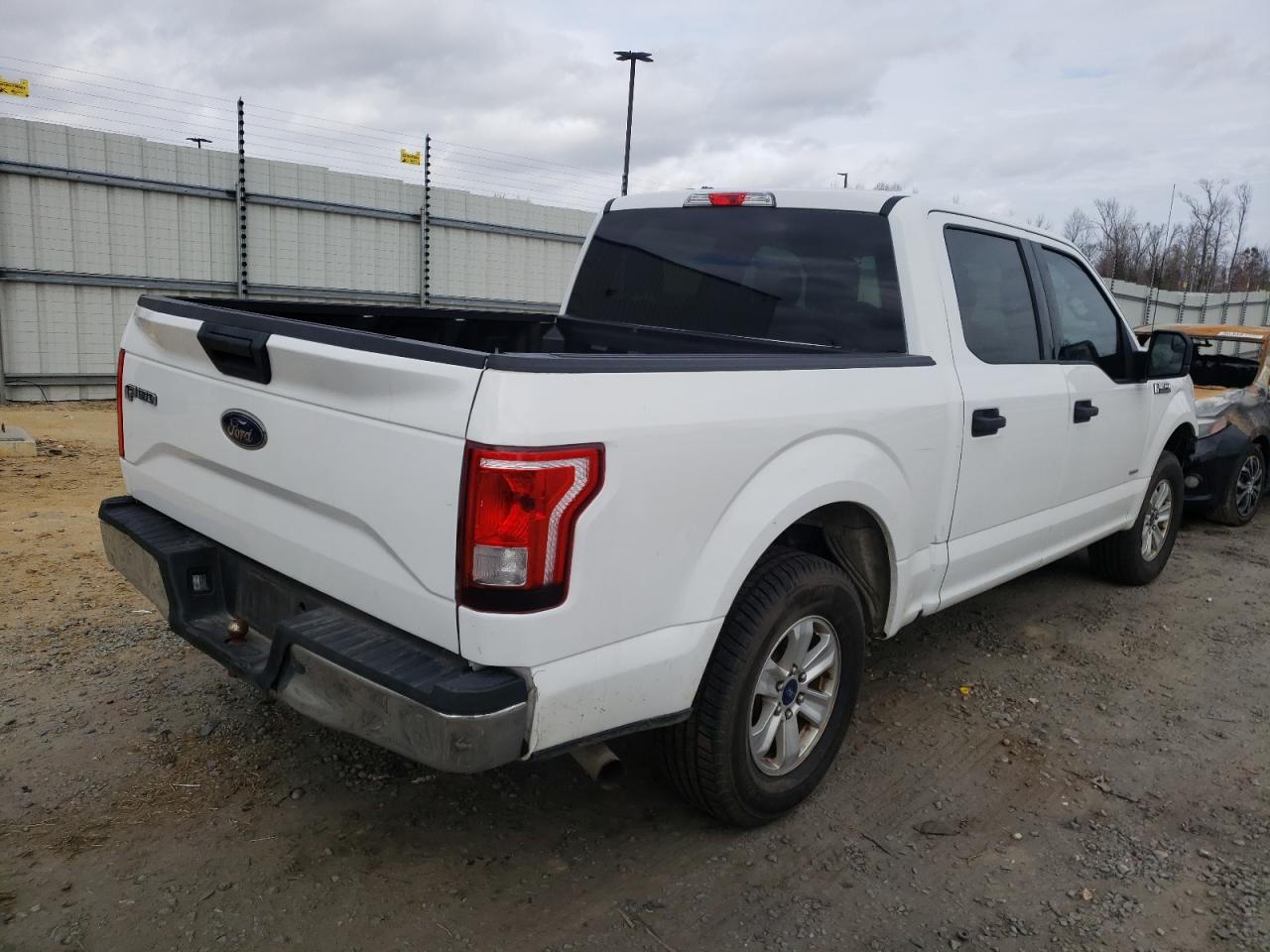Photo 4 from auction – 2016 FORD F150 SUPER with VIN 1FTEW1CP2GFC59857