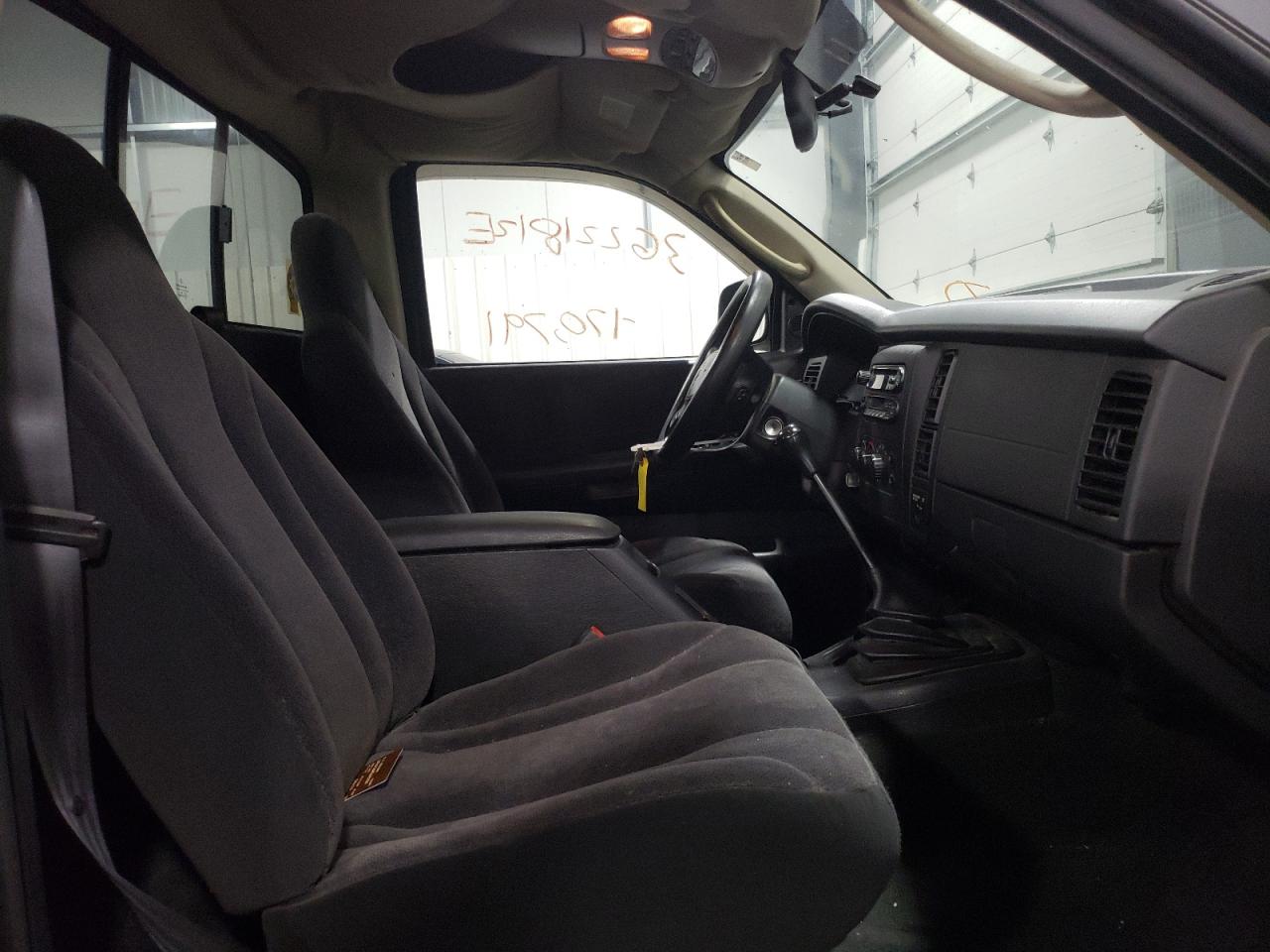 Photo 5 from auction – 2002 DODGE DAKOTA SLT with VIN 1B7GG46X92S626384