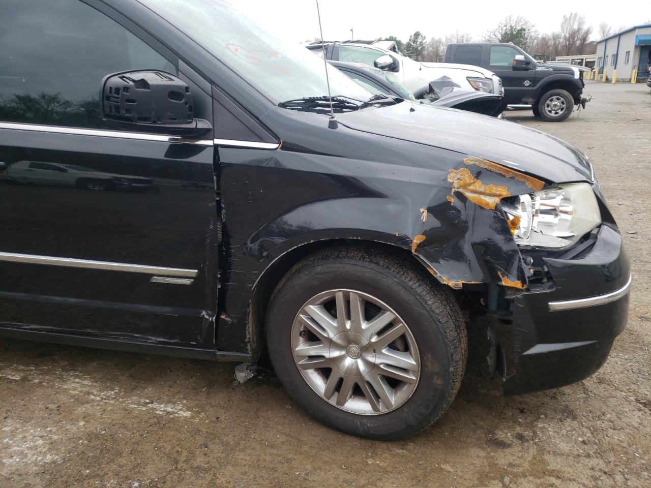 Photo 9 from auction – 2010 CHRYSLER TOWN & COU with VIN 2A4RR5DX3AR289720
