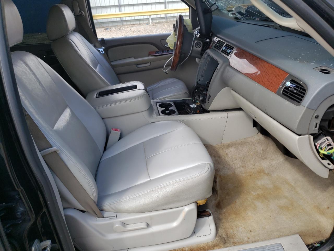 Photo 5 from auction – 2007 GMC YUKON with VIN 1GKFC13J37J401515