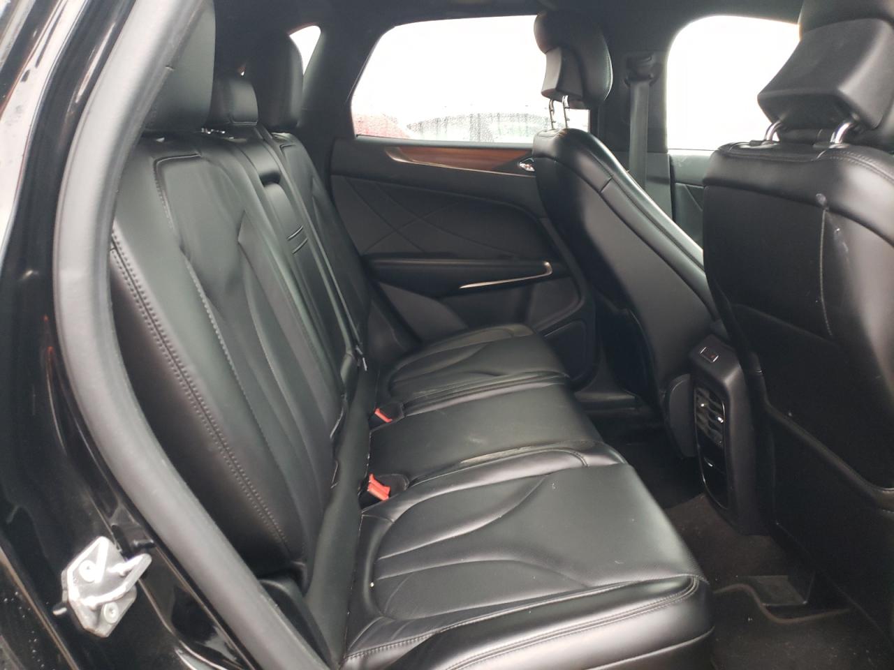 Photo 6 from auction – 2017 LINCOLN MKC RESERV with VIN 5LMCJ3D94HUL71776