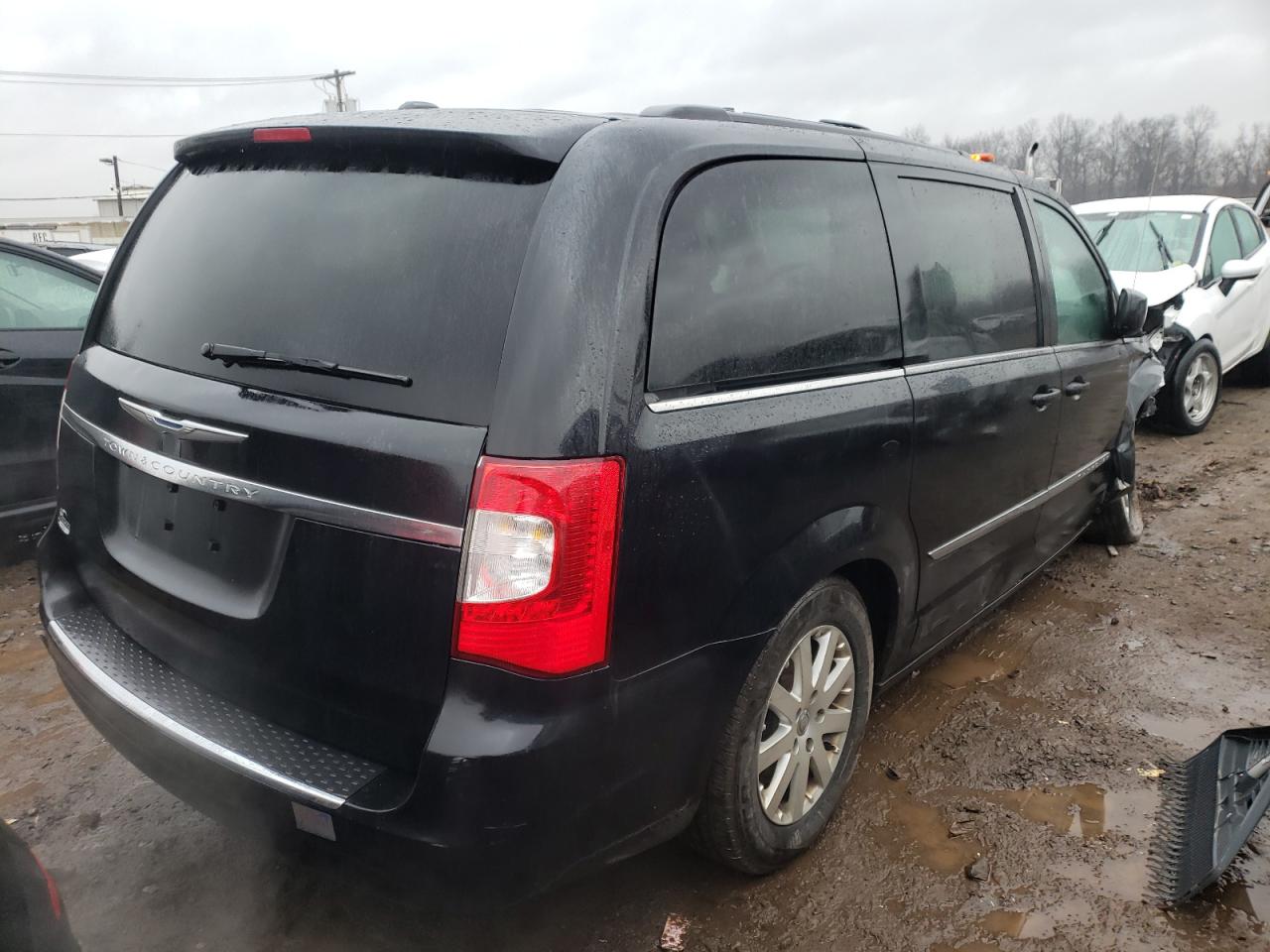 Photo 4 from auction – 2014 CHRYSLER TOWN & COU with VIN 2C4RC1BG0ER464904