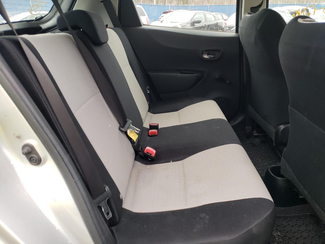 Photo 6 from auction – 2012 TOYOTA YARIS with VIN JTDKTUD39CD505219