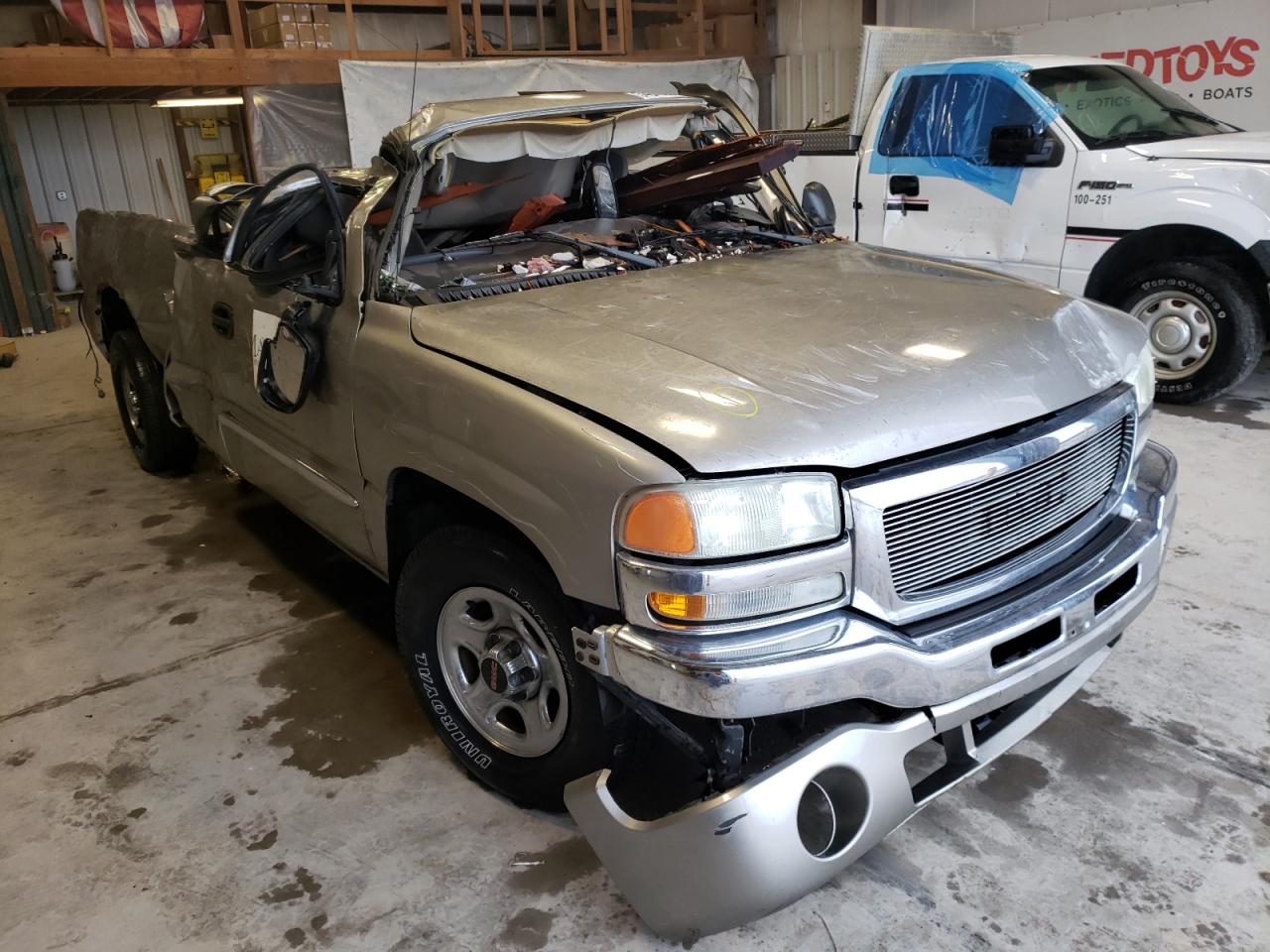 GMC NEW SIERRA 2003 with VIN 2GTEC19T831345124 - Photo from auction