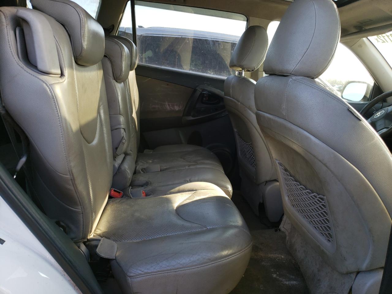 Zdjęcie 6 z aukcji – 2011 TOYOTA RAV4 z VIN 2T3ZF4DV6BW054260