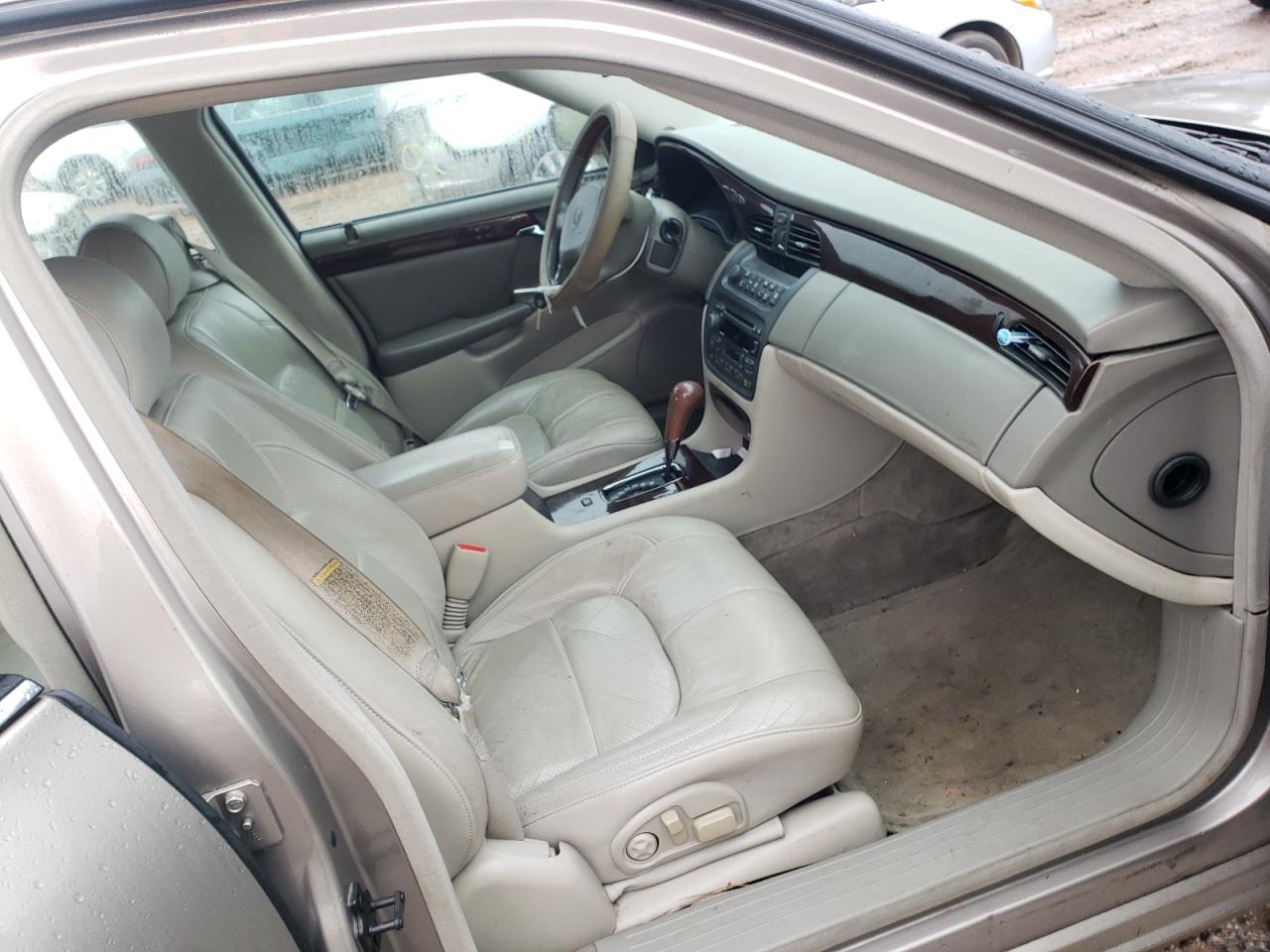 Photo 5 from auction – 2000 CADILLAC DEVILLE DT with VIN 1G6KF5798YU351710