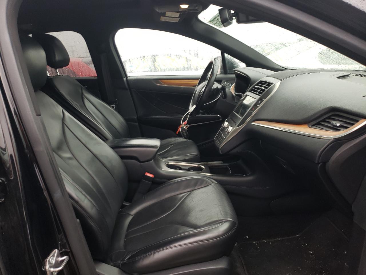 Photo 5 from auction – 2017 LINCOLN MKC RESERV with VIN 5LMCJ3D94HUL71776