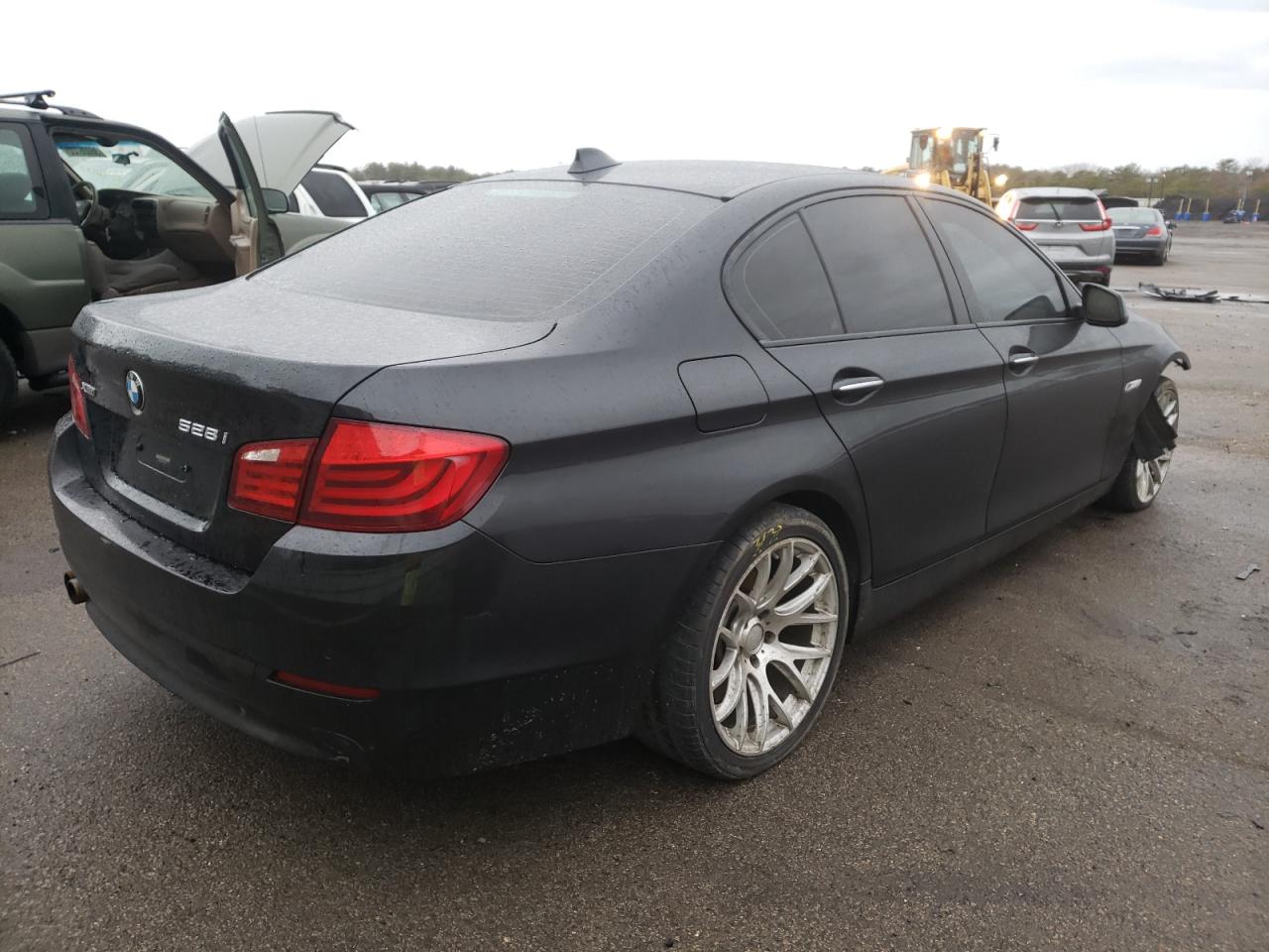 Photo 4 from auction – 2013 BMW 528 XI with VIN WBAXH5C54DD111352