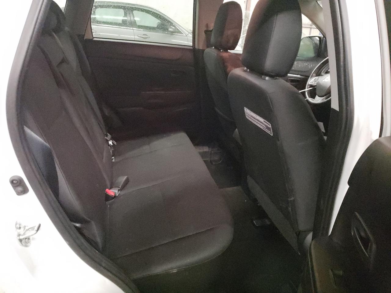 Photo 6 from auction – 2015 MITSUBISHI OUTLANDER with VIN 4A4AR3AW3FE054301