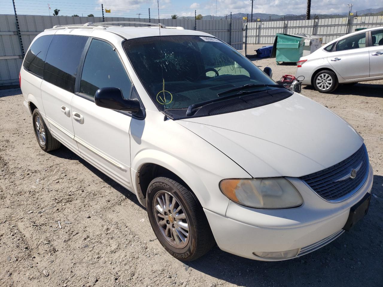 CHRYSLER TOWN & COU 2002 with VIN 2C8GP64L02R596025 - Photo from auction