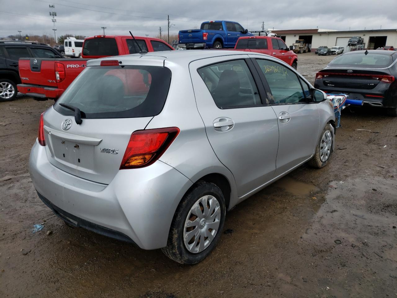 Photo 4 from auction – 2015 TOYOTA YARIS with VIN VNKKTUD38FA028389