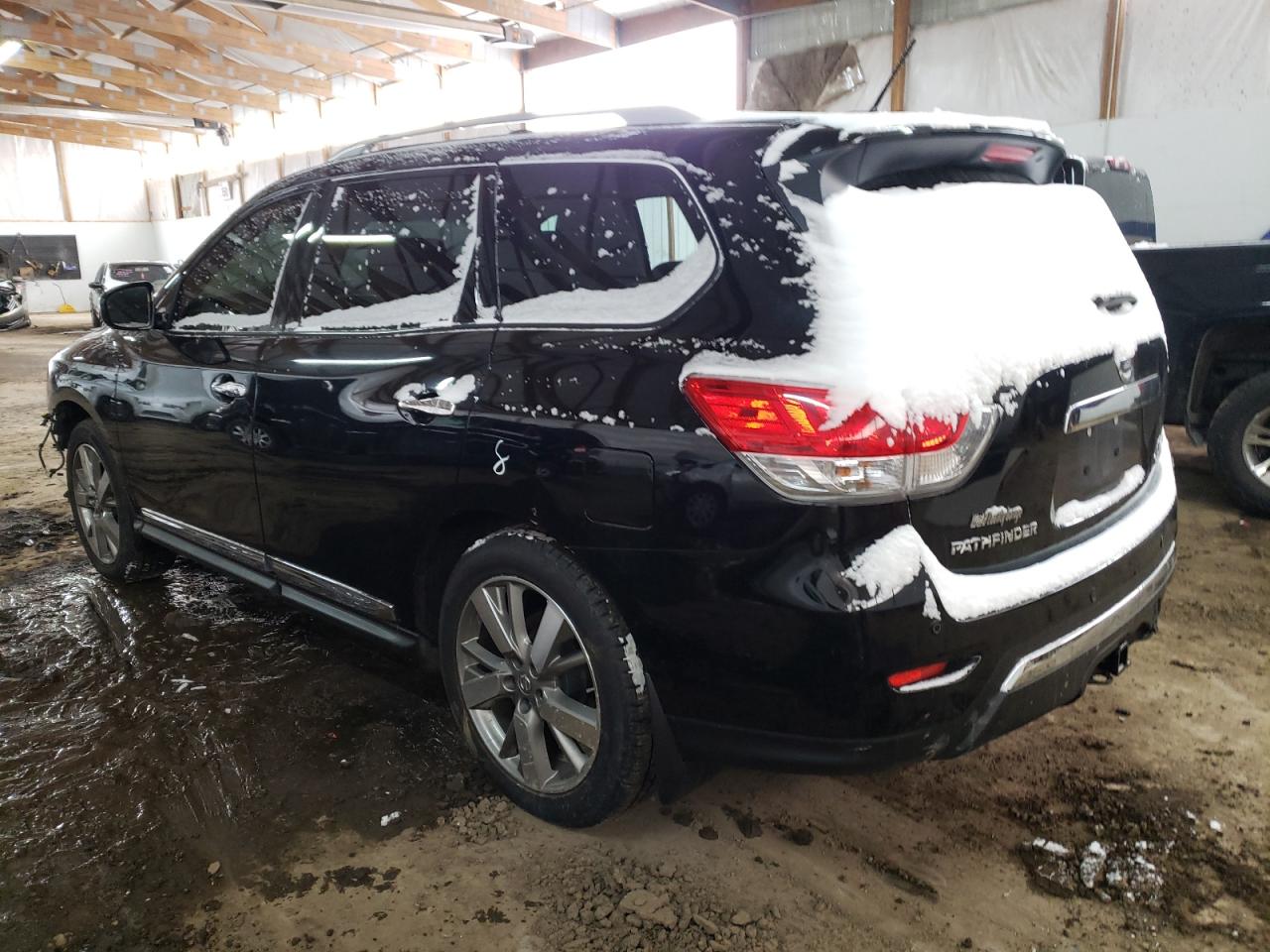 Photo 3 from auction – 2013 NISSAN PATHFINDER with VIN 5N1AR2MM4DC680665