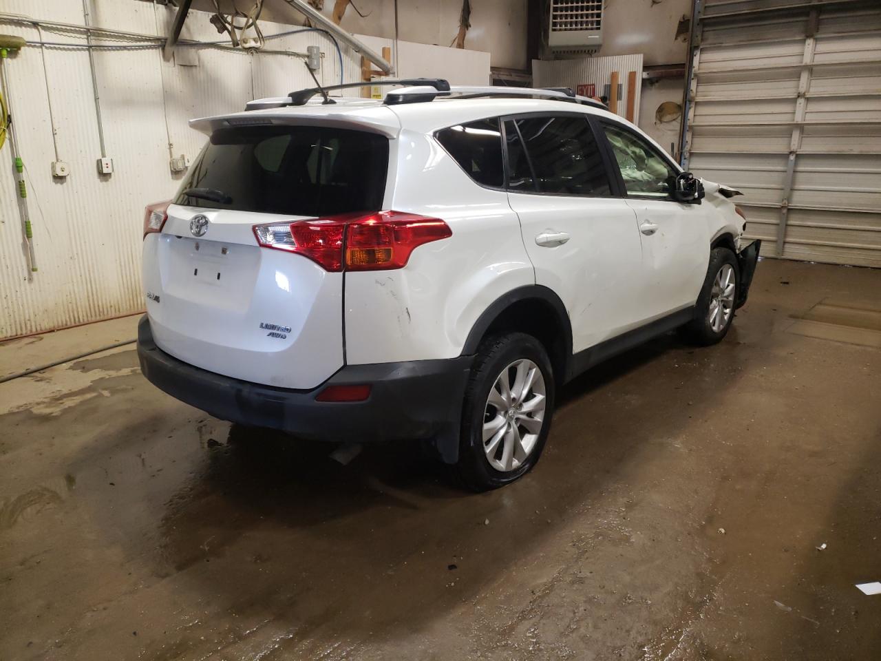 Photo 4 from auction – 2013 TOYOTA RAV4 LIMIT with VIN JTMDFREV9DD043176